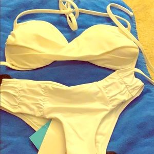 Bright white Venus bikini top size C⭐️EUC